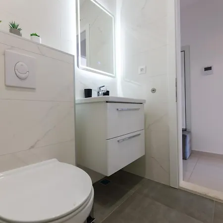 Apartamento Cosmopolitan , Sea View, And Free Garage Parking